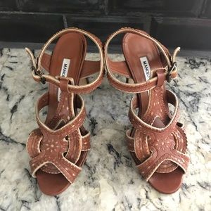 manolo blahnik open toe leather shoe